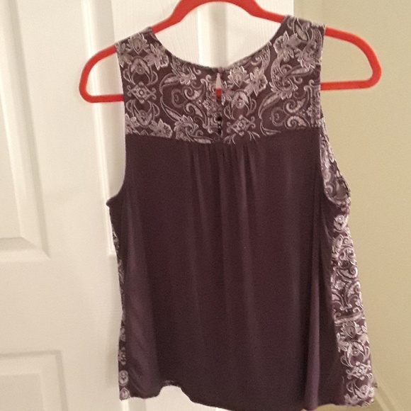 Top - Picture 2 of 3